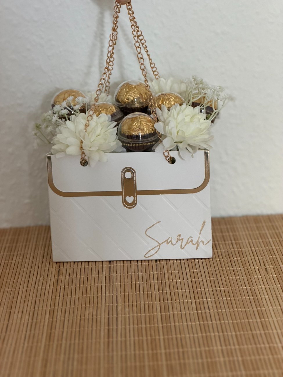 Personalised floral gift in white and gold